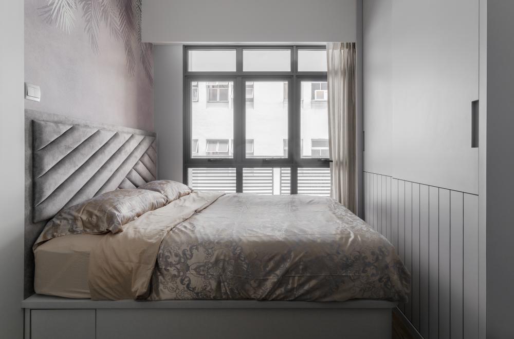 Modern Bedroom with Ceiling Light and Wardrobe