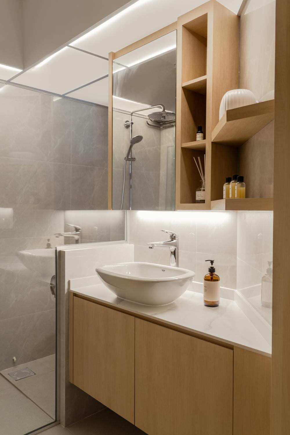 Scandinavian Bathroom with Homogeneous Tiles and Mirror