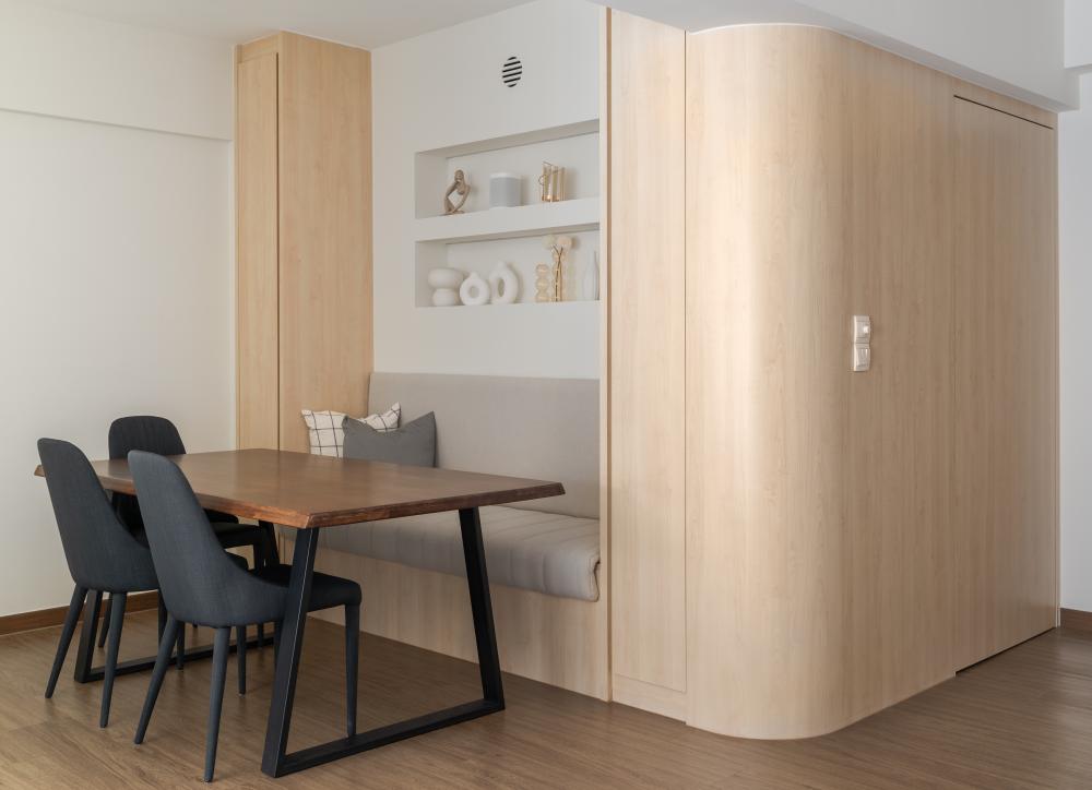 Scandinavian Dining Room with Cove Lighting and Dining Table