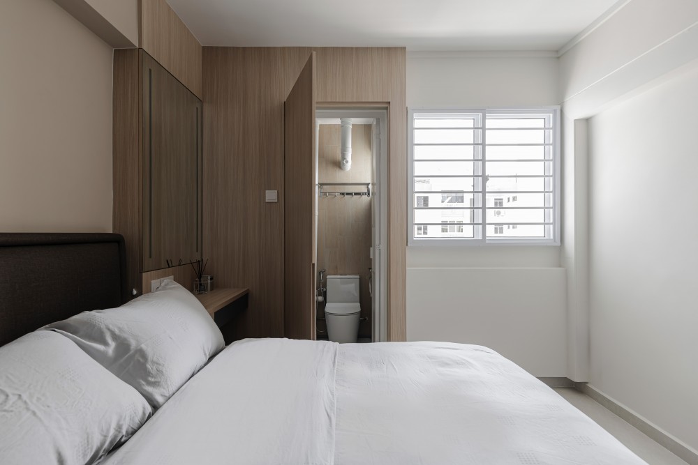 Scandinavian Bedroom with Homogeneous Tiles and Herringbone Tiling