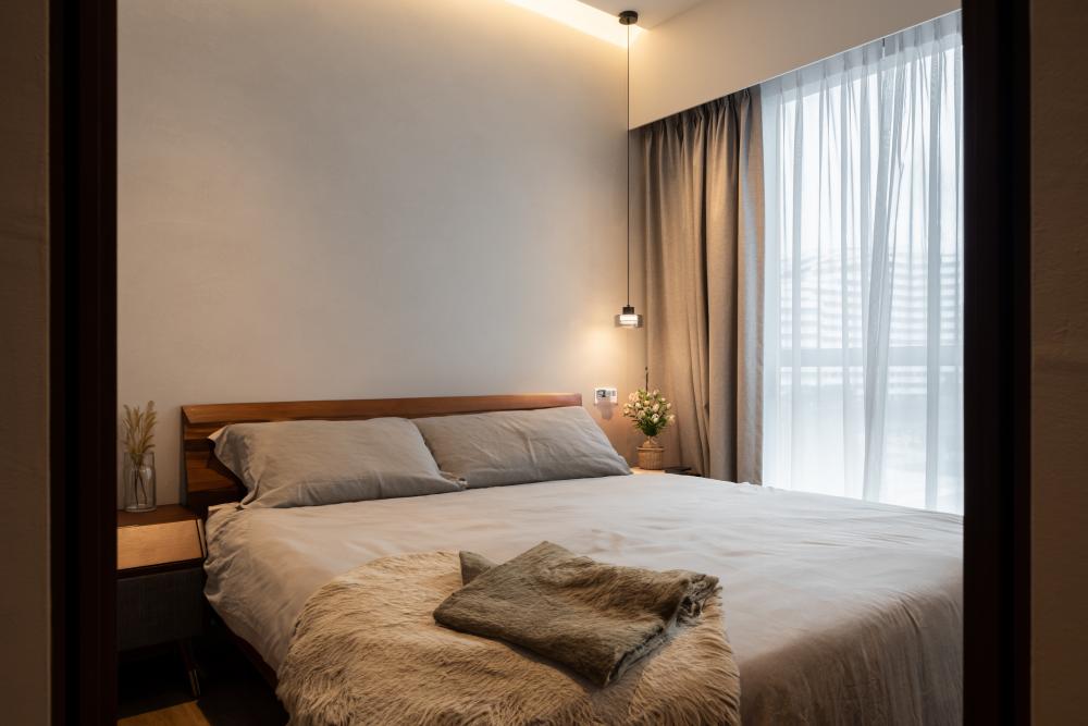 Contemporary Bedroom with Vinyl Flooring and Wardrobe