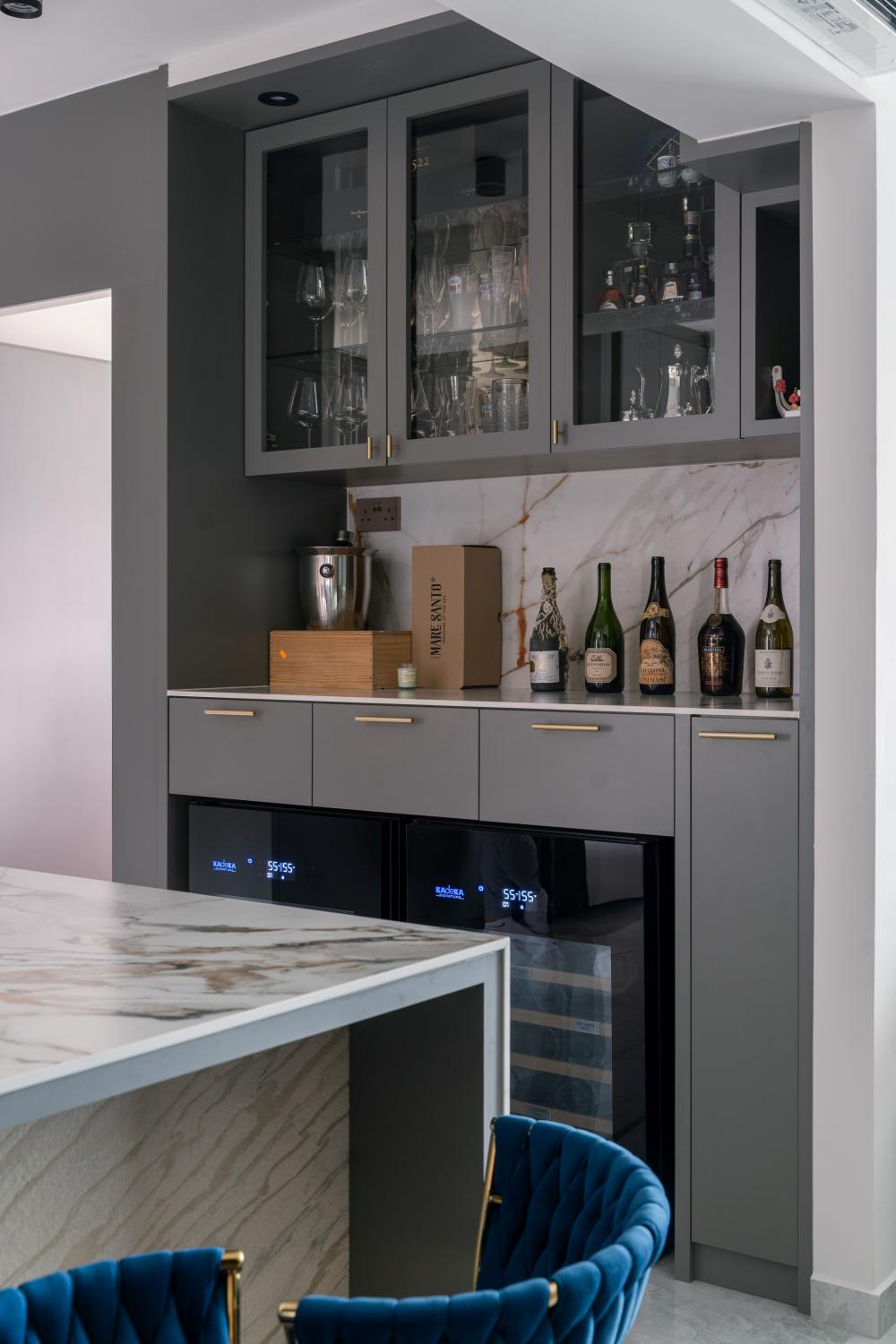 Contemporary Dining Room with Seating Bench and Drinkware