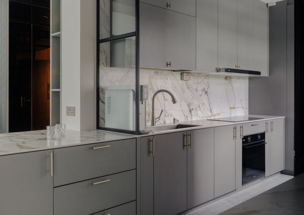 Contemporary Kitchen with Countertop and Breakfast Counter