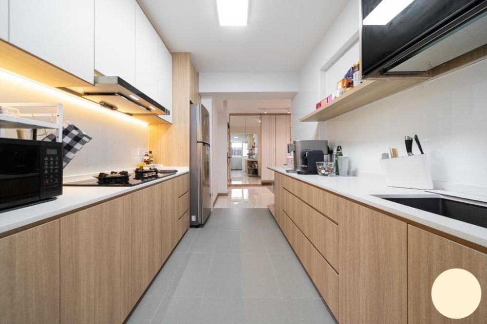 Contemporary Kitchen with Countertop and Homogeneous Tiles