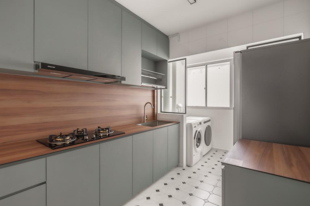 Modern Kitchen with Countertop and Homogeneous Tiles