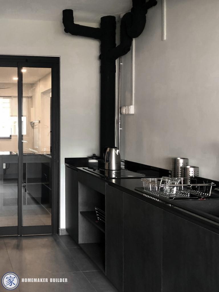 Industrial Kitchen with Homogeneous Tiles and Open Kitchen