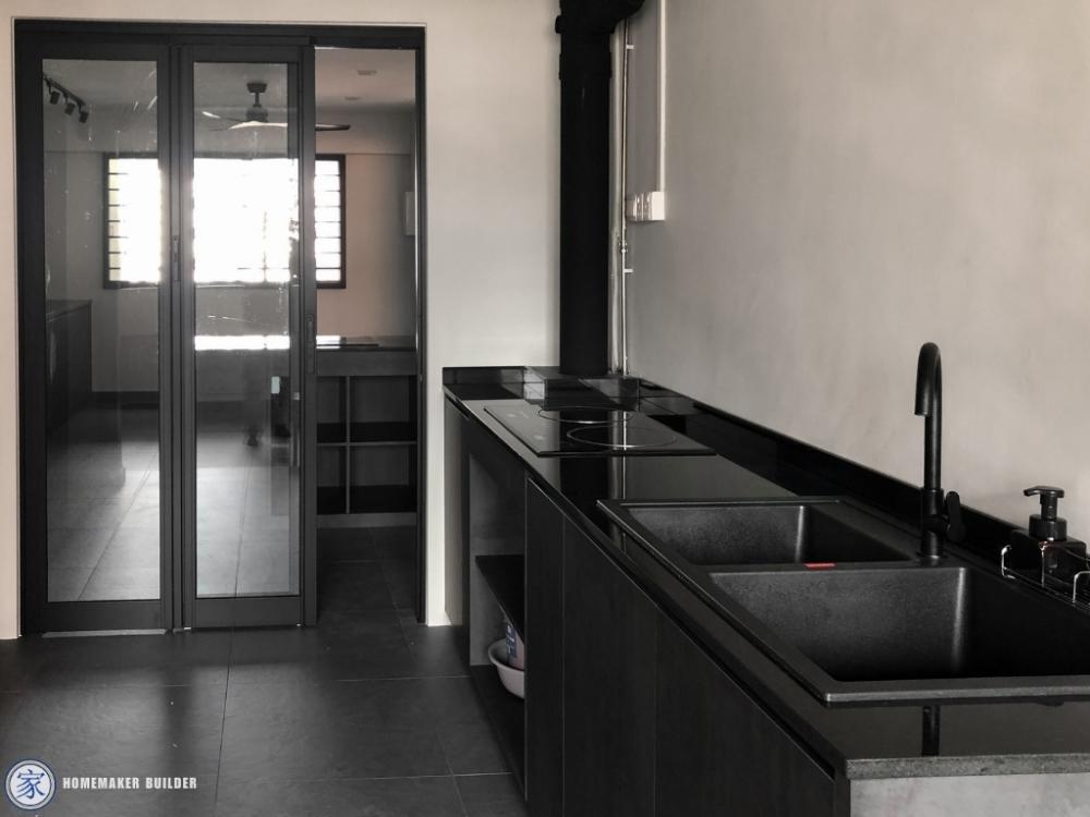 Industrial Kitchen with Homogeneous Tiles and Open Kitchen