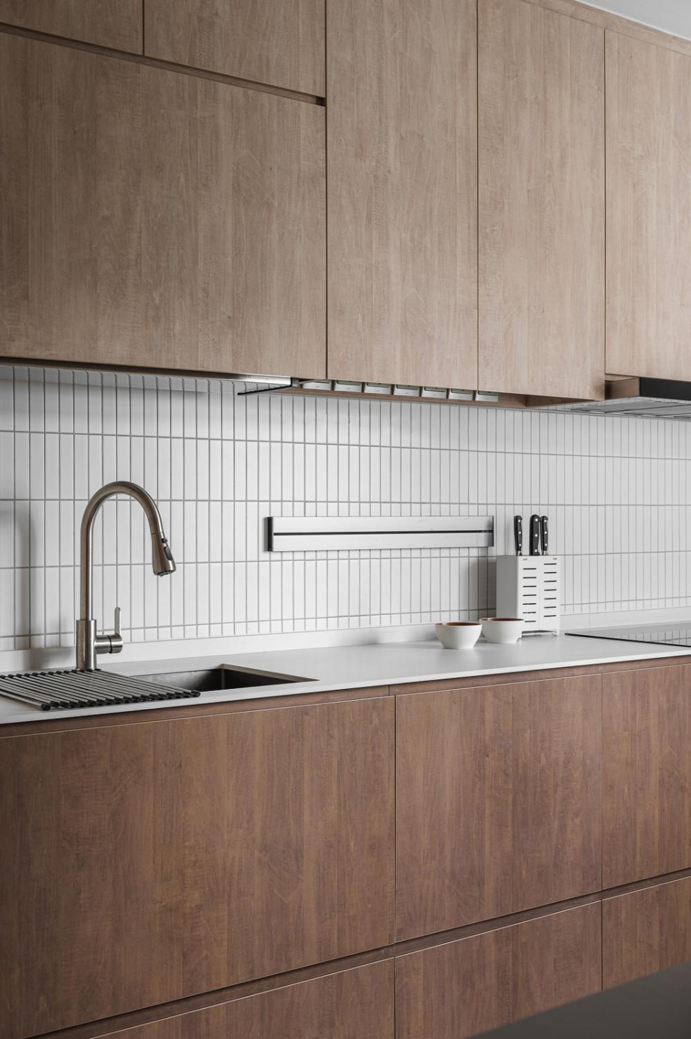 Modern Kitchen with Countertop and Kitchen Backsplash