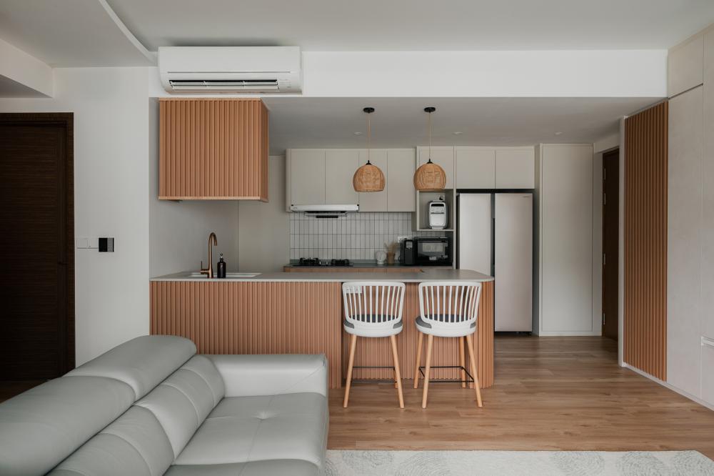 Asian Living Room with Countertop and Vinyl Flooring