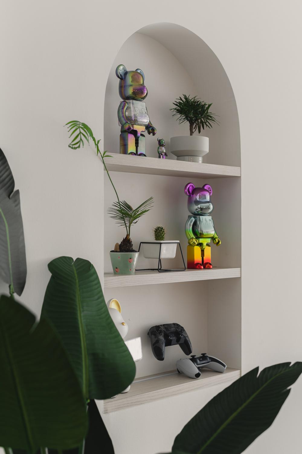 Minimalist Living Room with Bookshelf and Display Cabinets