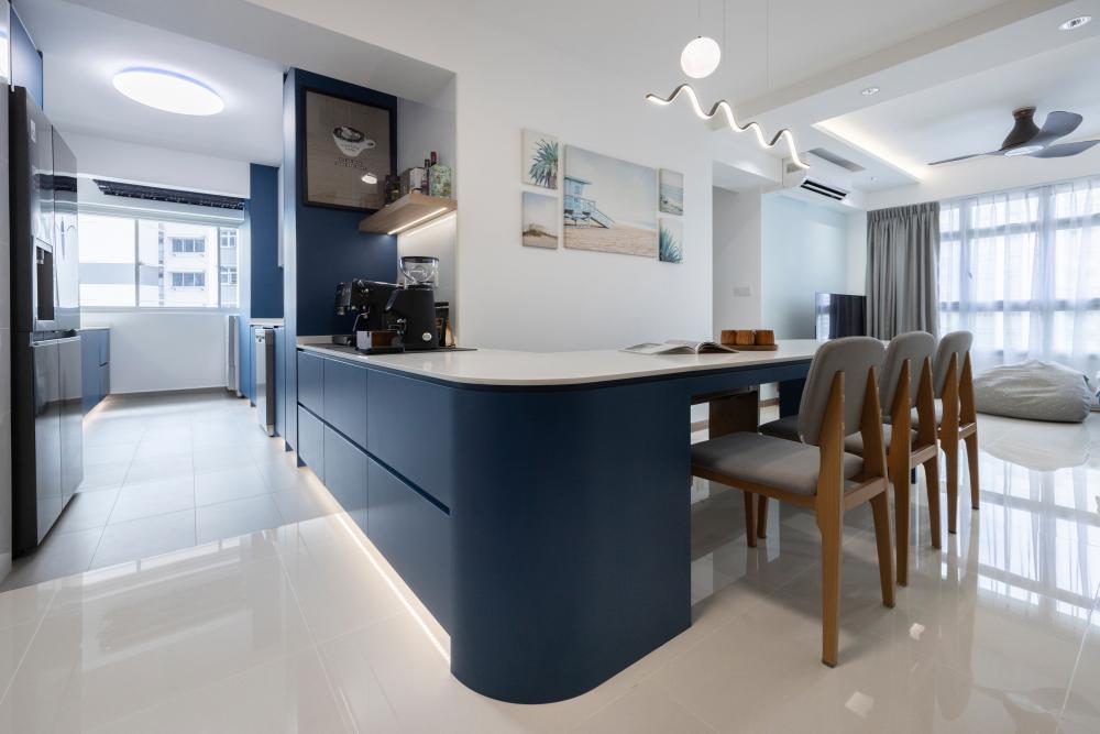 Modern Kitchen with Countertop and Homogeneous Tiles