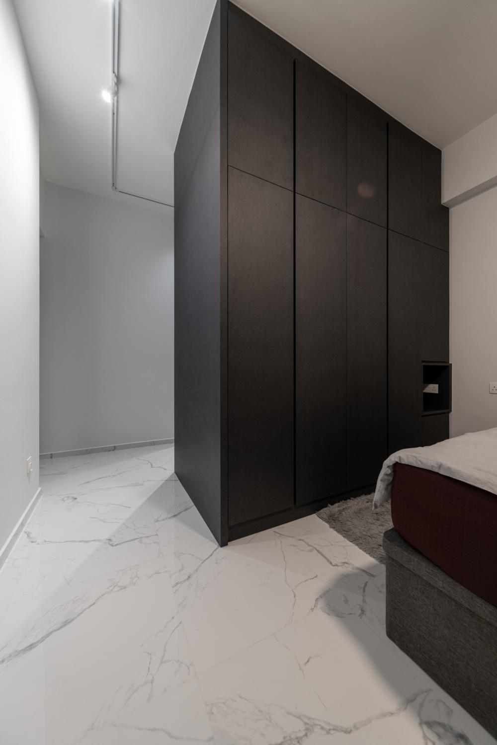 Contemporary Walk-in Wardrobe with Wardrobe and Clothes Storage