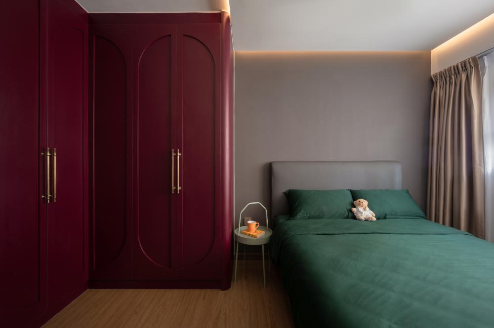 Vintage Bedroom with Vinyl Flooring and Cove Lighting
