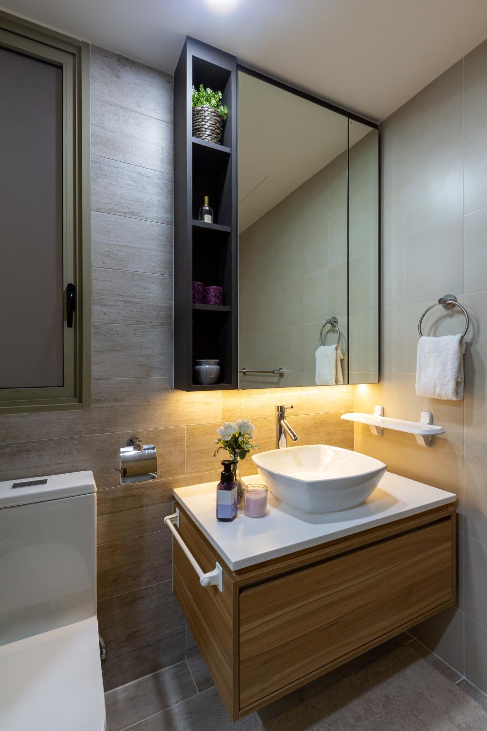 Modern Bathroom with Mirror and Makeup mirror