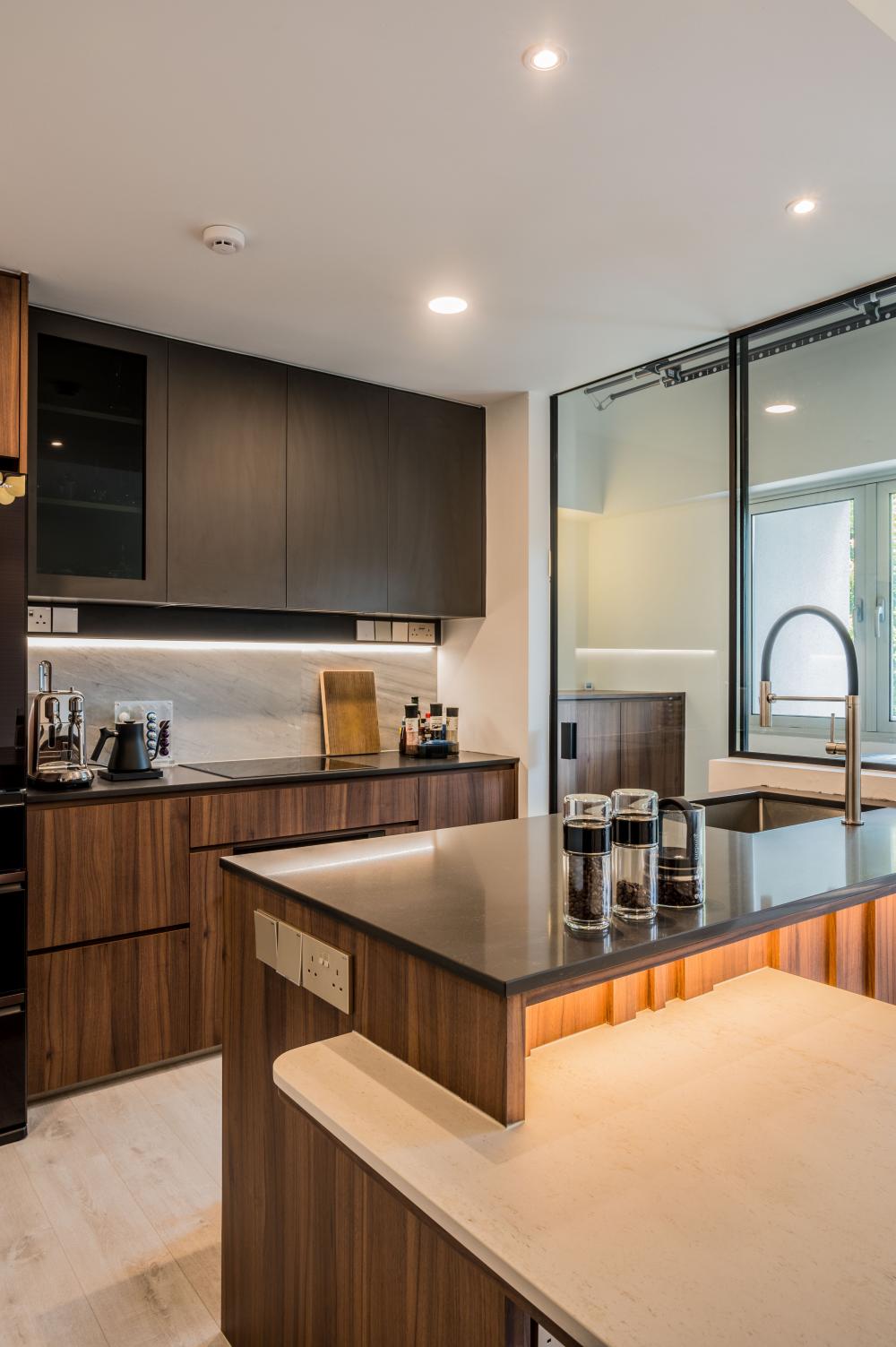 Transitional Kitchen with Countertop and Vinyl Flooring