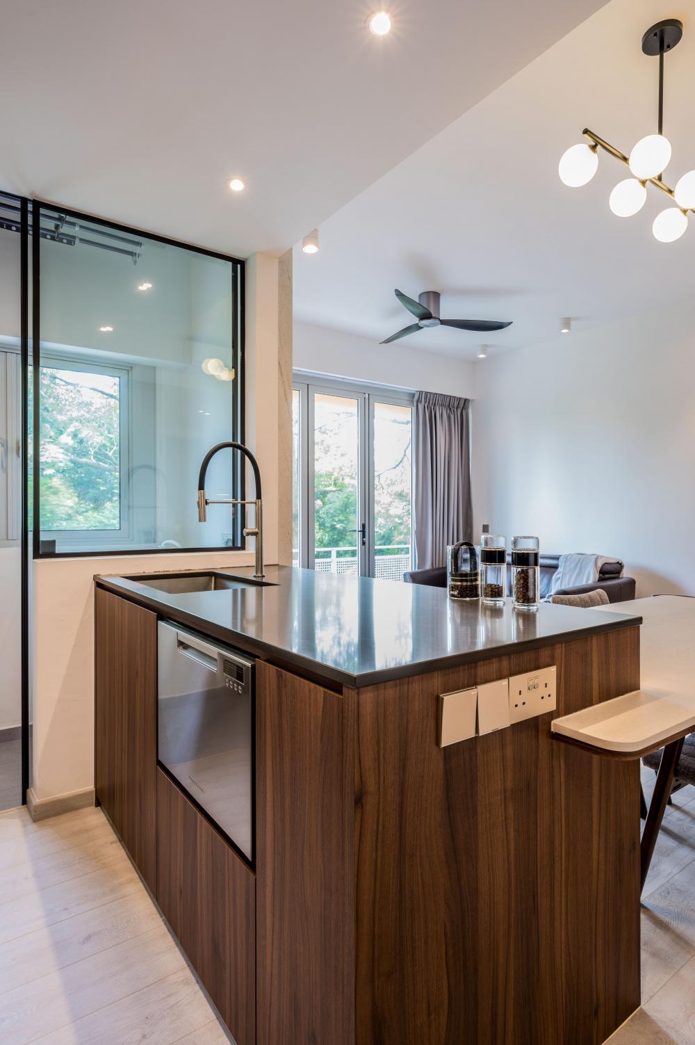 Transitional Kitchen with Countertop and Vinyl Flooring