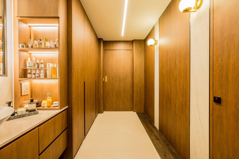 Transitional Walk-in Wardrobe with Wardrobe and Vanity Counter