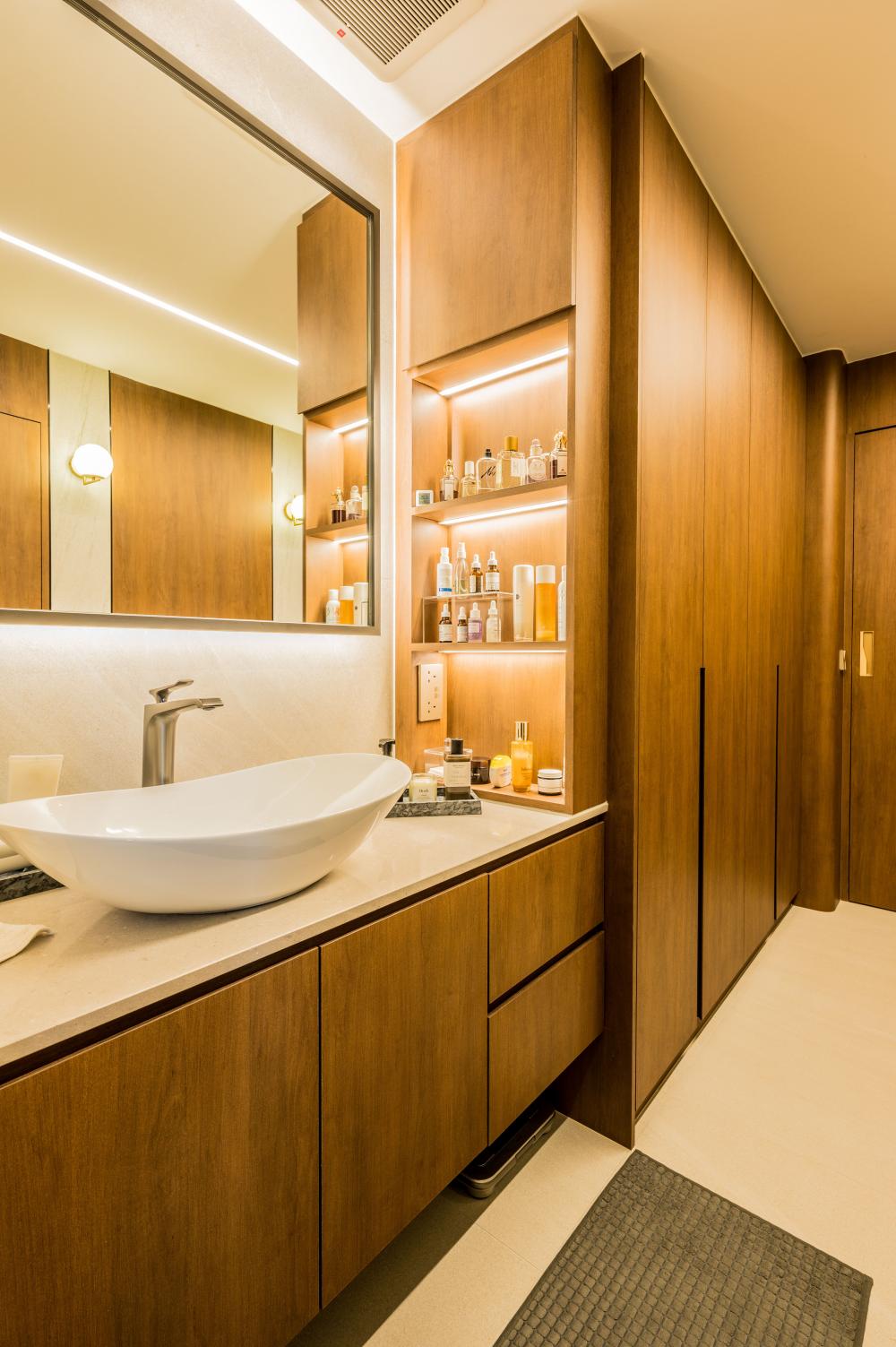 Transitional Walk-in Wardrobe with Mirror and Wardrobe