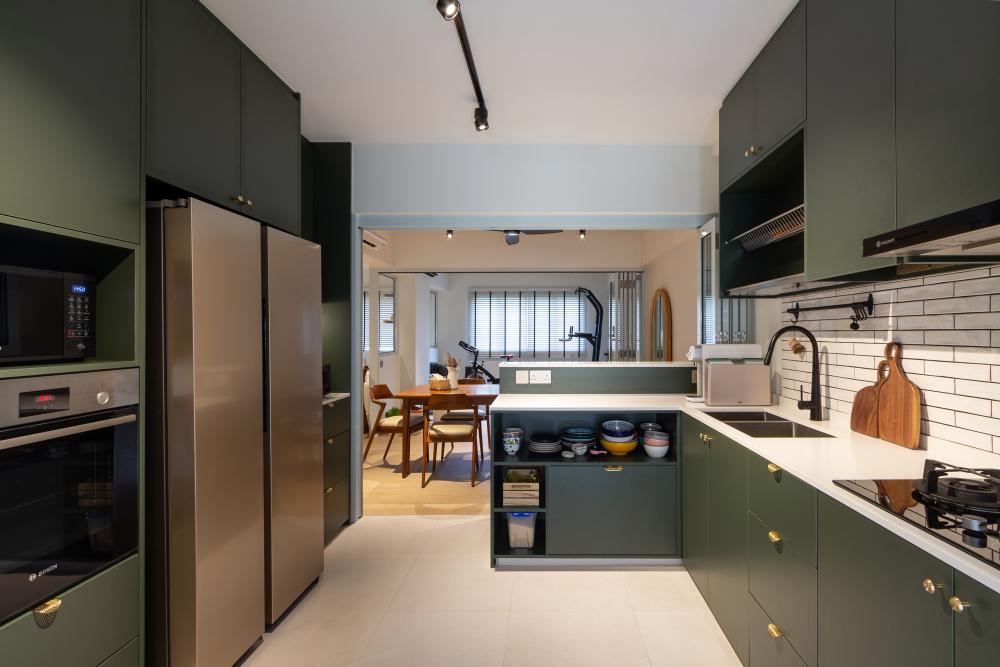 Modern Kitchen with Countertop and Mosaic