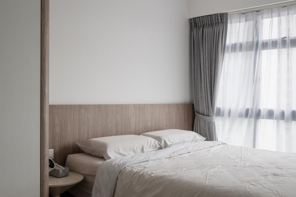 Modern Bedroom with Wardrobe and Bed