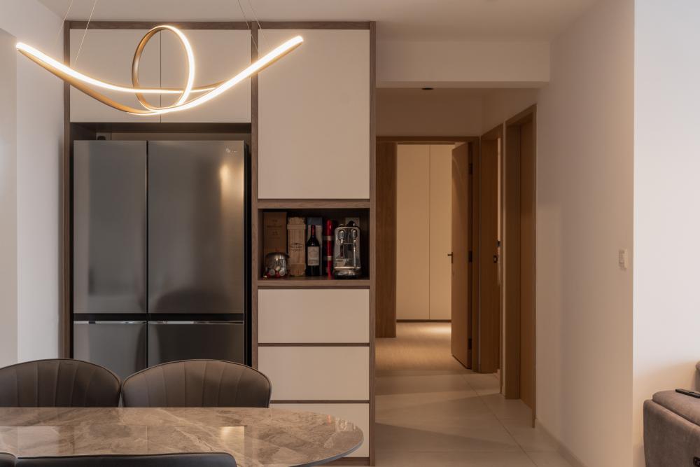 Modern Dining Room with Dining Table and Lighting