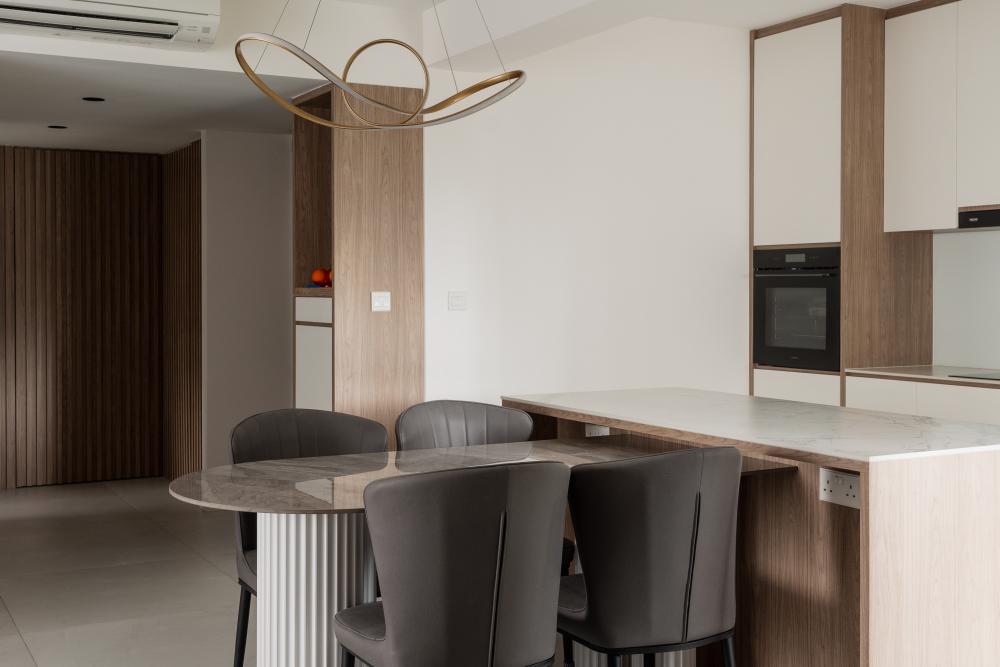 Modern Dining Room with Drop Light and Dining Table