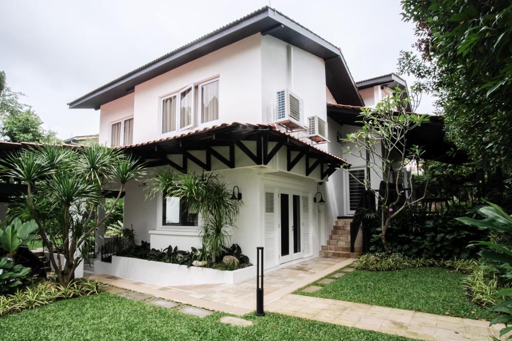 Vintage Outdoor with Canopy and Awning