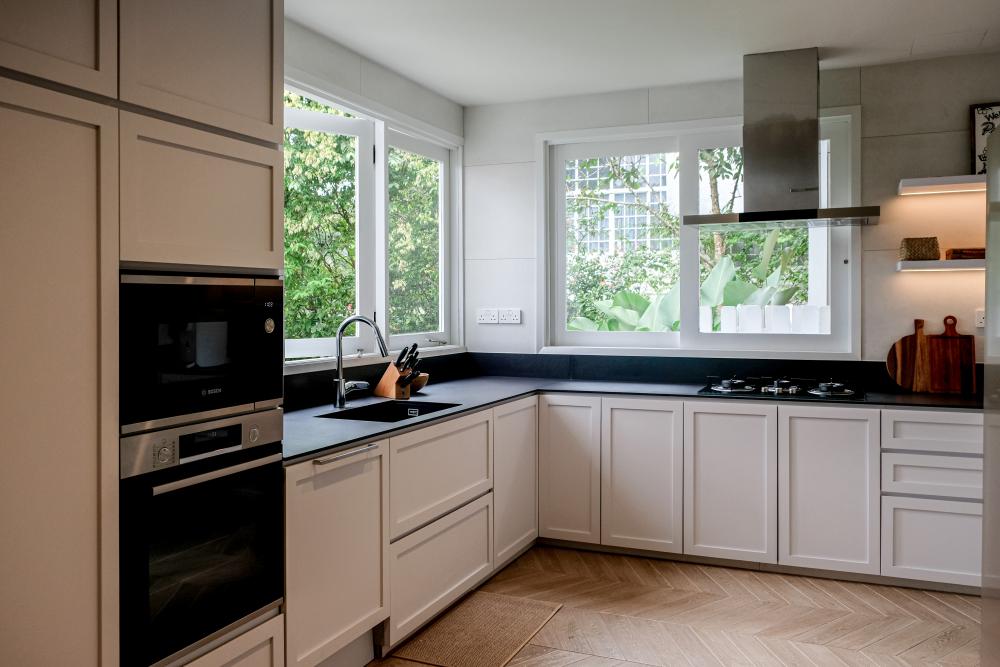 Vintage Kitchen with Countertop and Vinyl Flooring