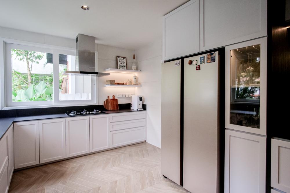 Vintage Kitchen with Countertop and Vinyl Flooring