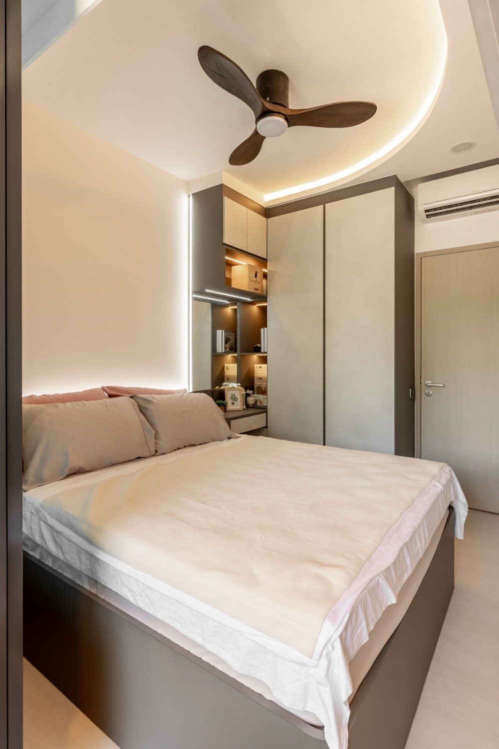Modern Bedroom with Drop Ceiling and Wardrobe