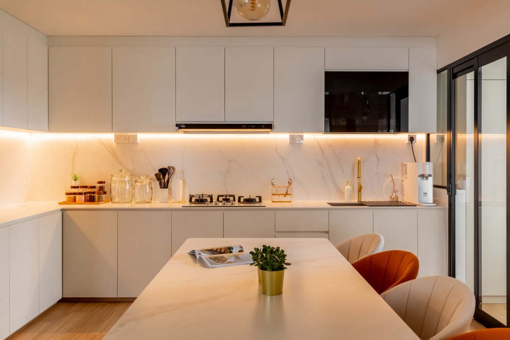 Scandinavian Kitchen with Countertop and Open Kitchen