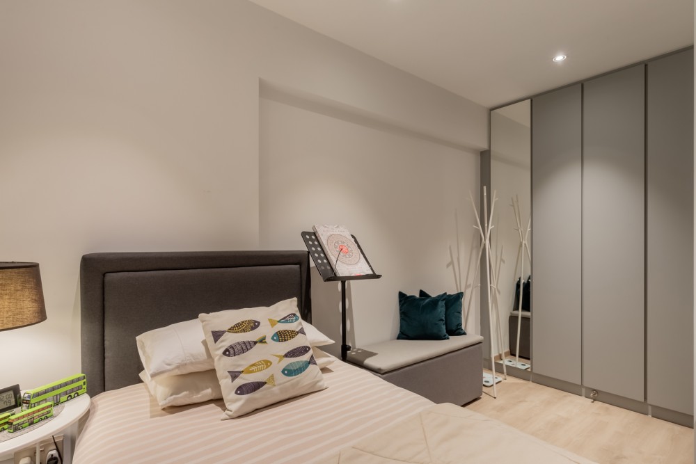 Modern Bedroom with Vinyl Flooring and Mirror