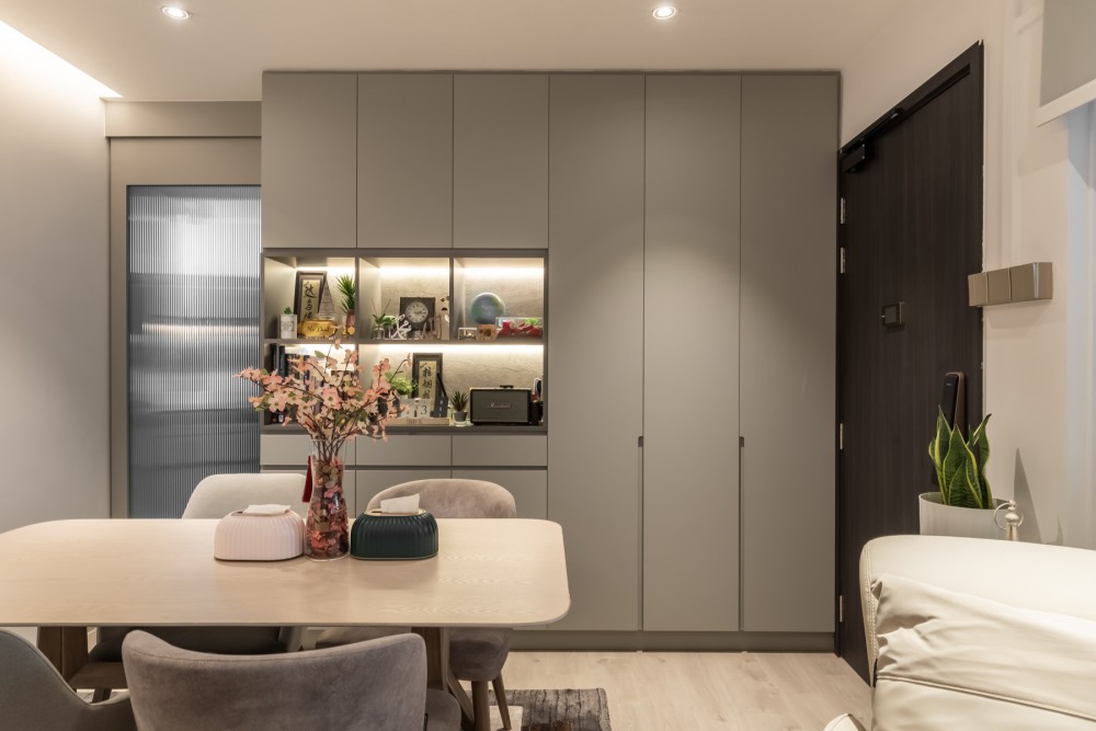 Modern Dining Room with Downlights and Dining Table