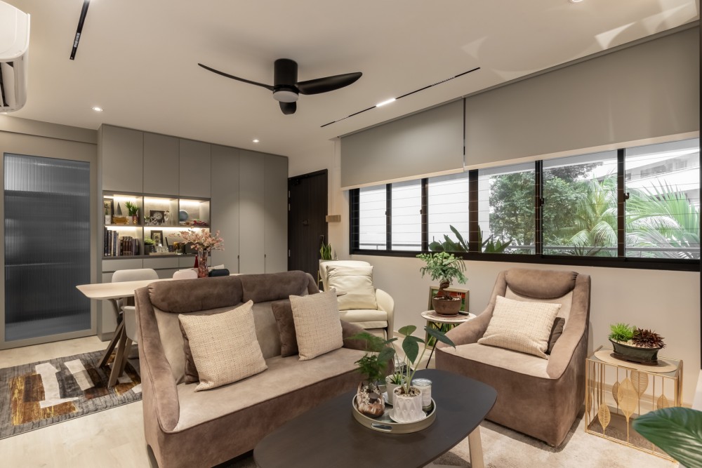 Modern Living Room with Ceiling Light and Ceiling Fan