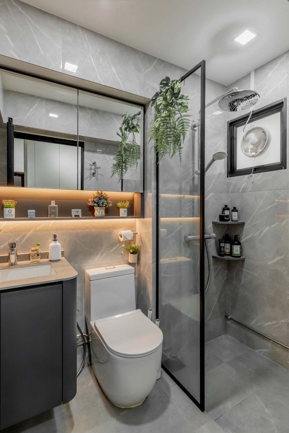 Modern Bathroom with Homogeneous Tiles and Mirror