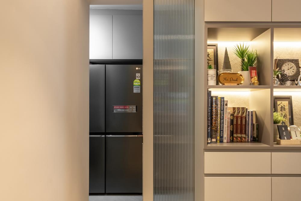 Modern Dining Room with Storage Cabinets and Display Cabinets