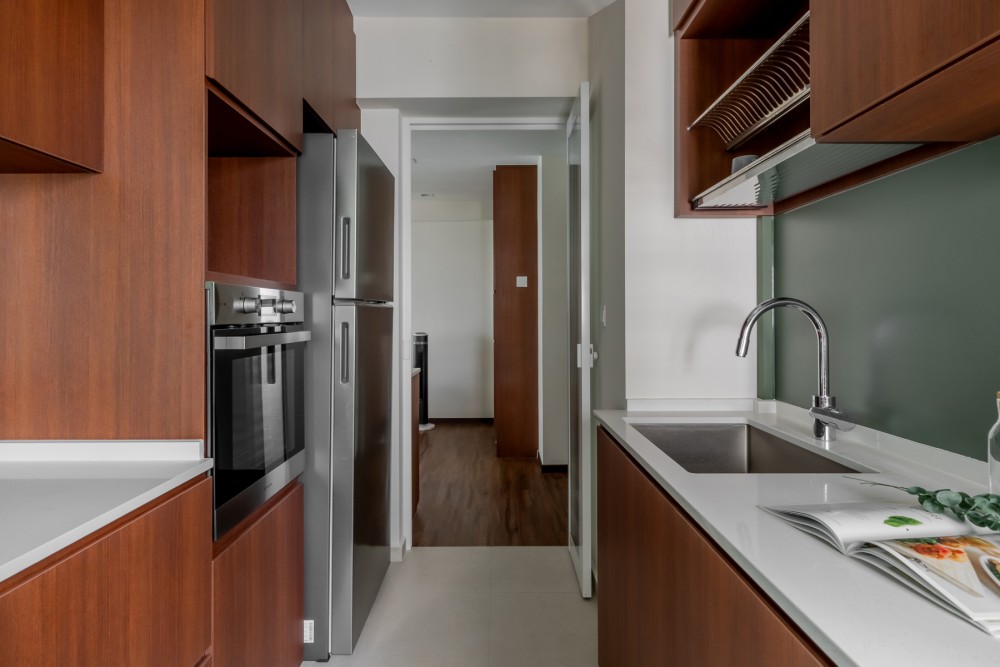 Modern Kitchen with Countertop and Homogeneous Tiles