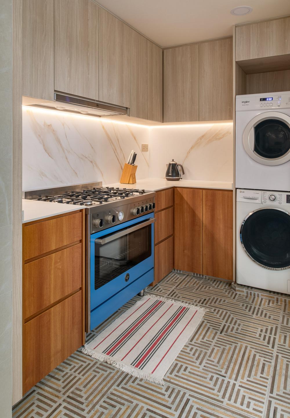 Eclectic Kitchen with Countertop and Homogeneous Tiles