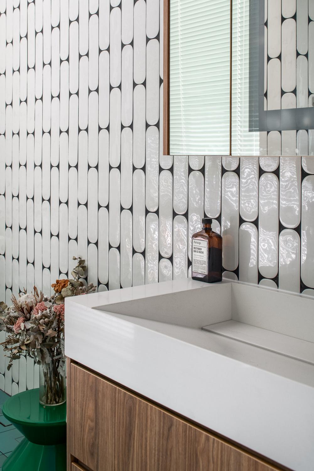 Eclectic Bathroom with Homogeneous Tiles and Herringbone Tiling
