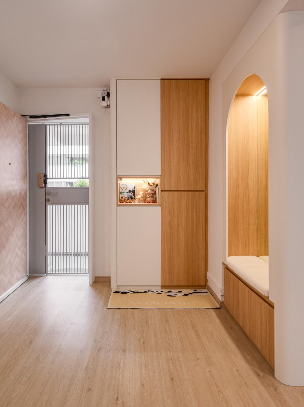 Modern Entryway with Mirror and Seating Bench