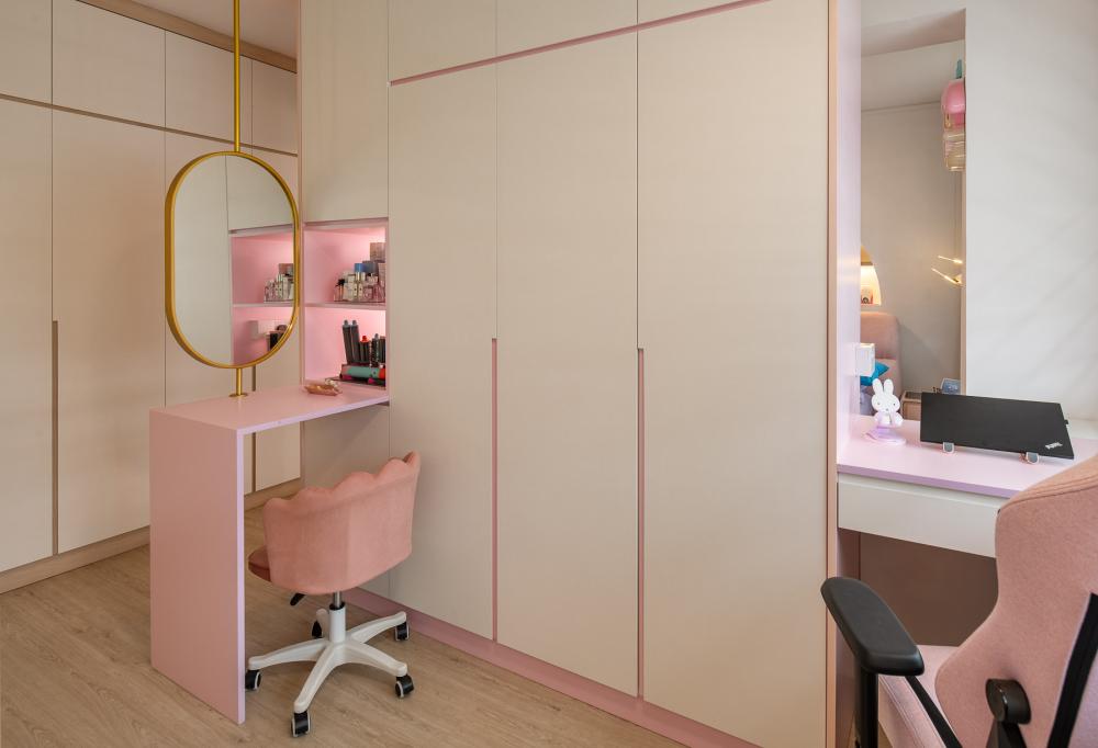 Modern Bedroom with Bookshelf and Wardrobe