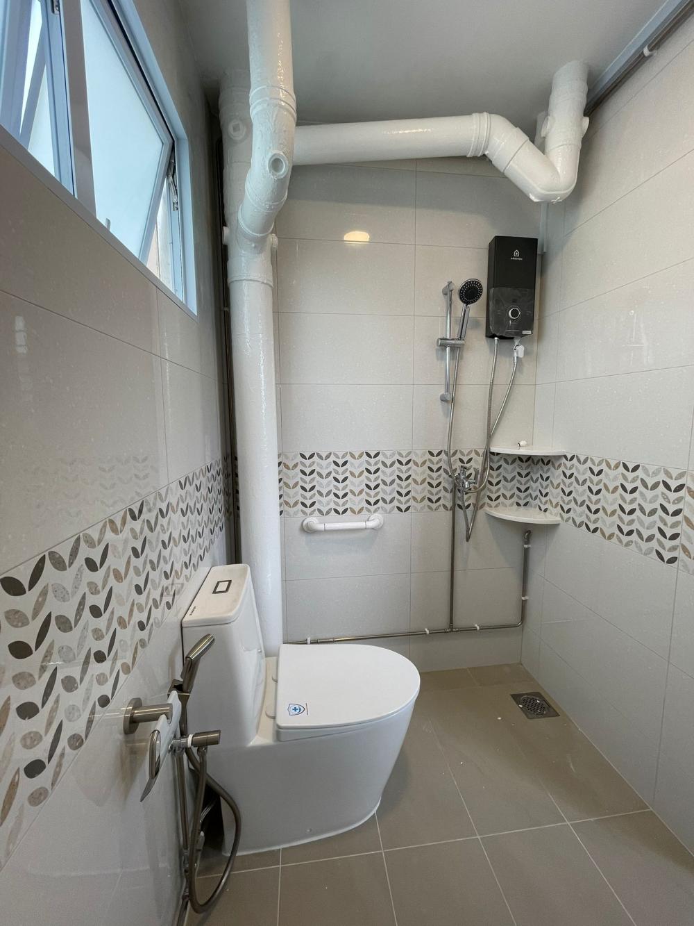 Scandinavian Bathroom with Marble Floor and Mirror