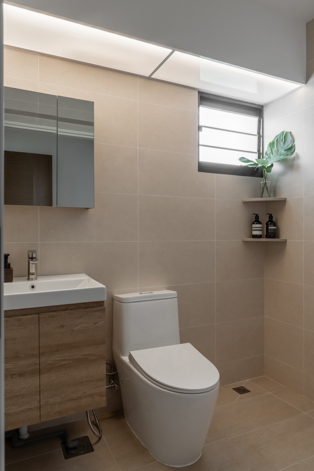 Scandinavian Bathroom with Homogeneous Tiles and Mirror
