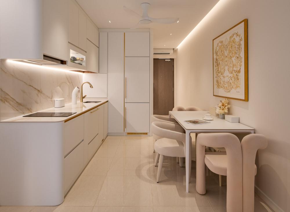 Contemporary Kitchen with Countertop and Homogeneous Tiles