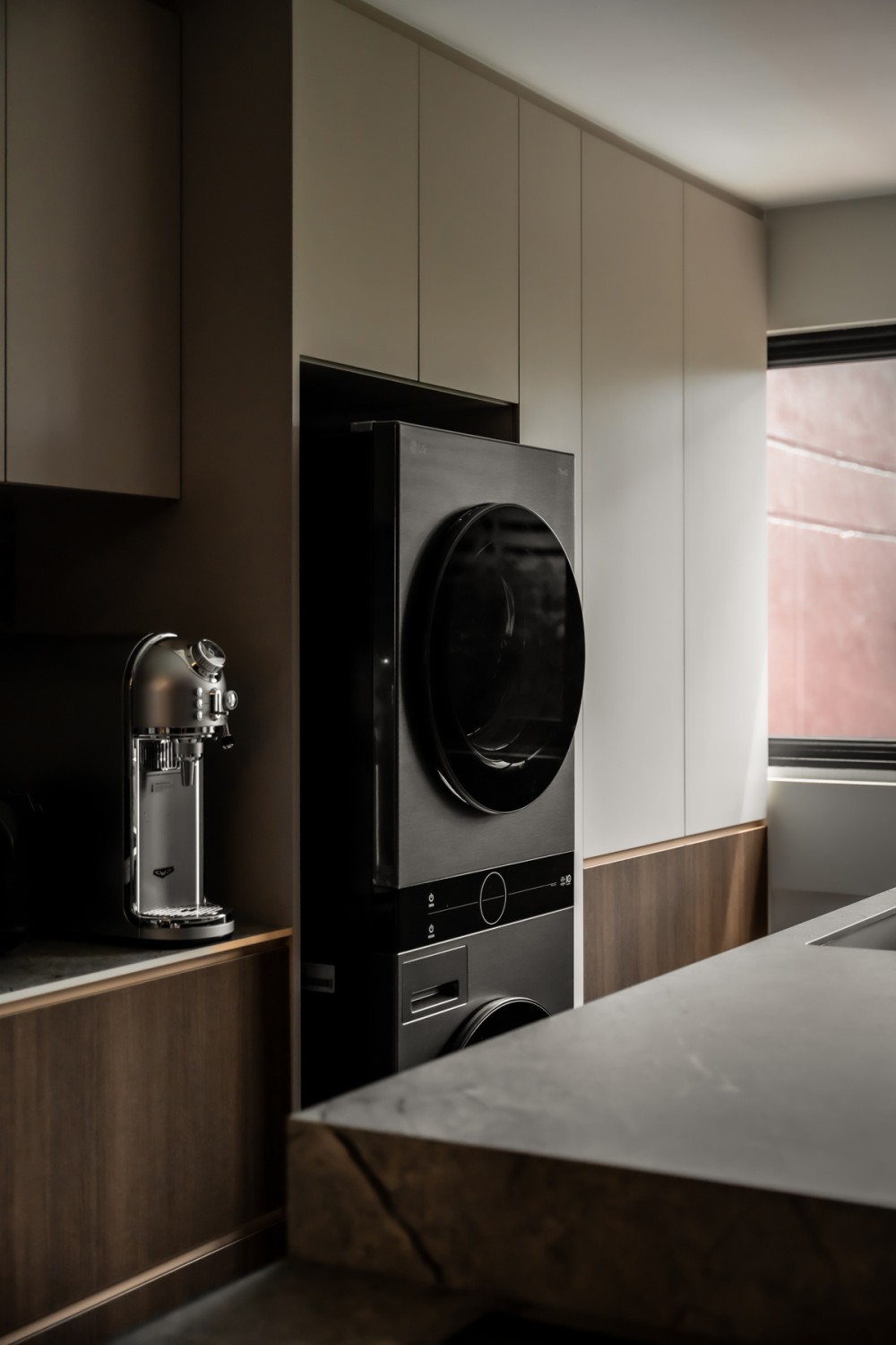 Contemporary Kitchen with Countertop and Kitchen Island