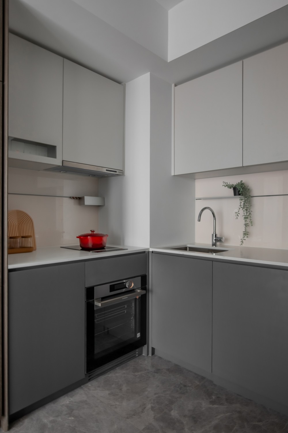 Modern Kitchen with Countertop and Open Kitchen