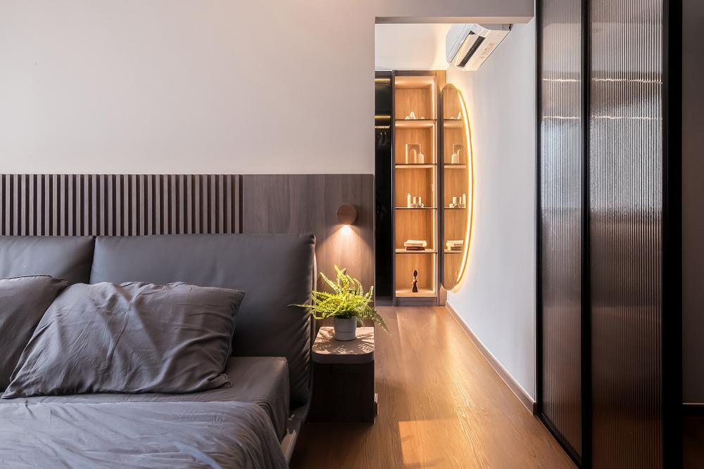 Contemporary Bedroom with Vinyl Flooring and Wardrobe