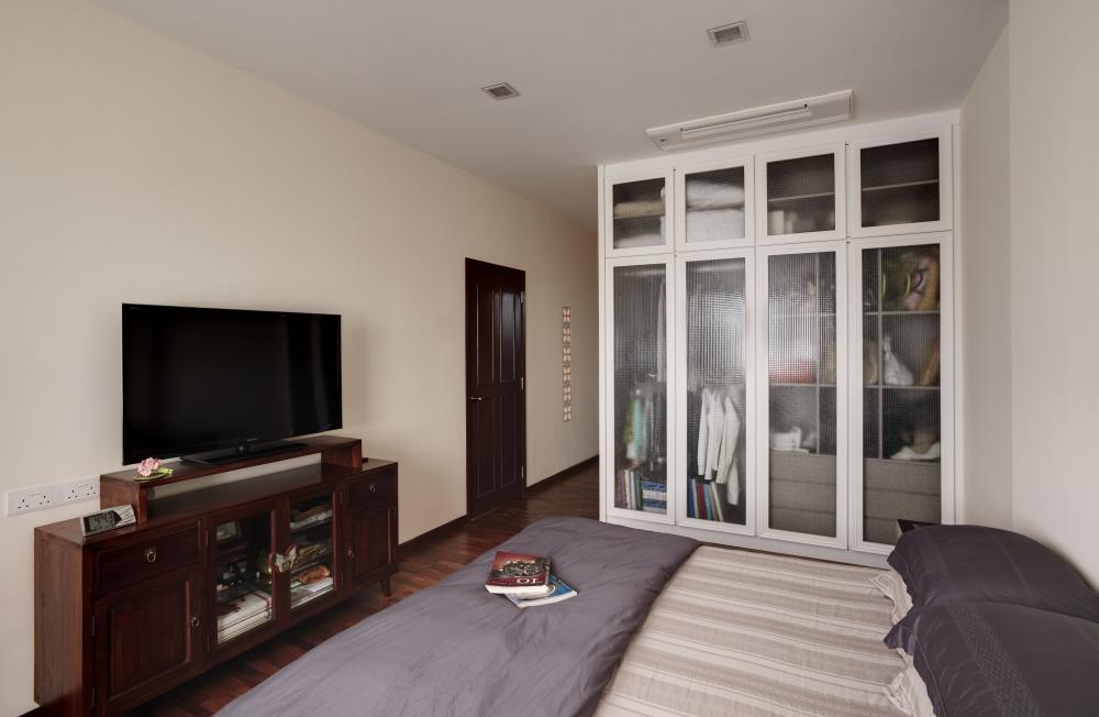 Eclectic Bedroom with Wardrobe and Sliding Wardrobe