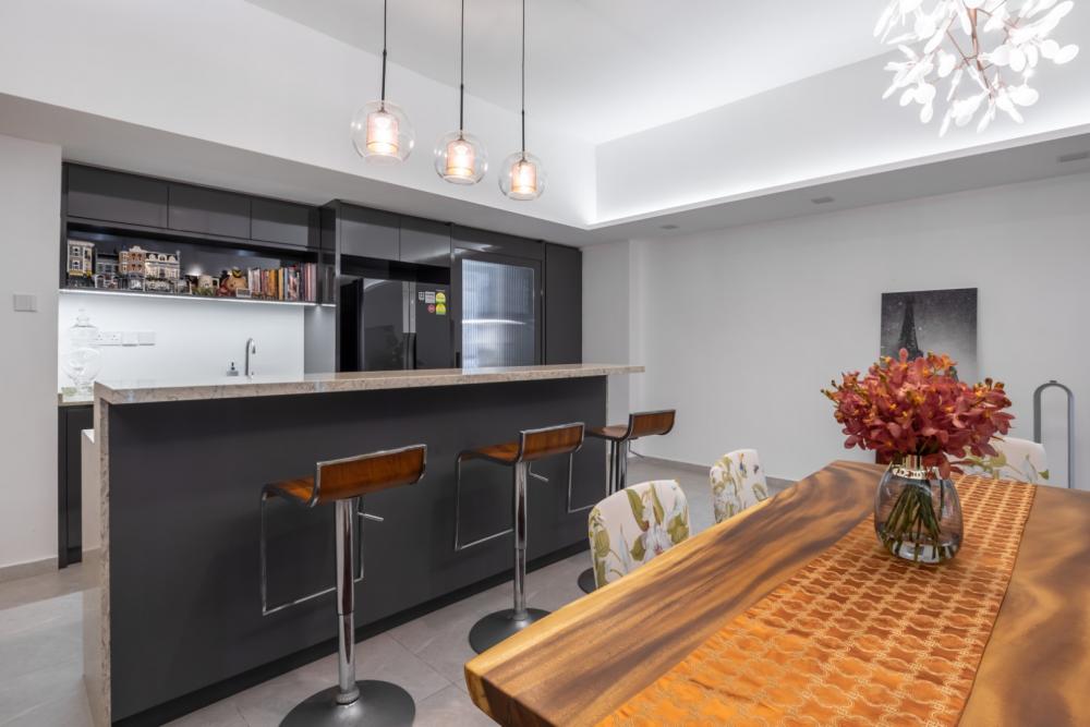 Asian Home Bar with Countertop and Bar Counter