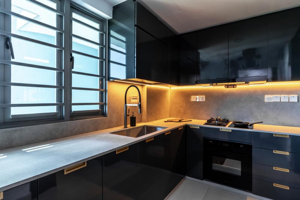 Modern Kitchen with Kitchen Window and Mosaic